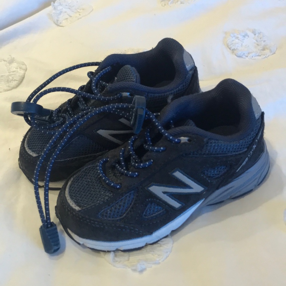 (New Balance) shoes